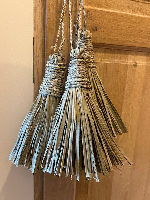 POMPON EN FEUILLE DE PALMIER
