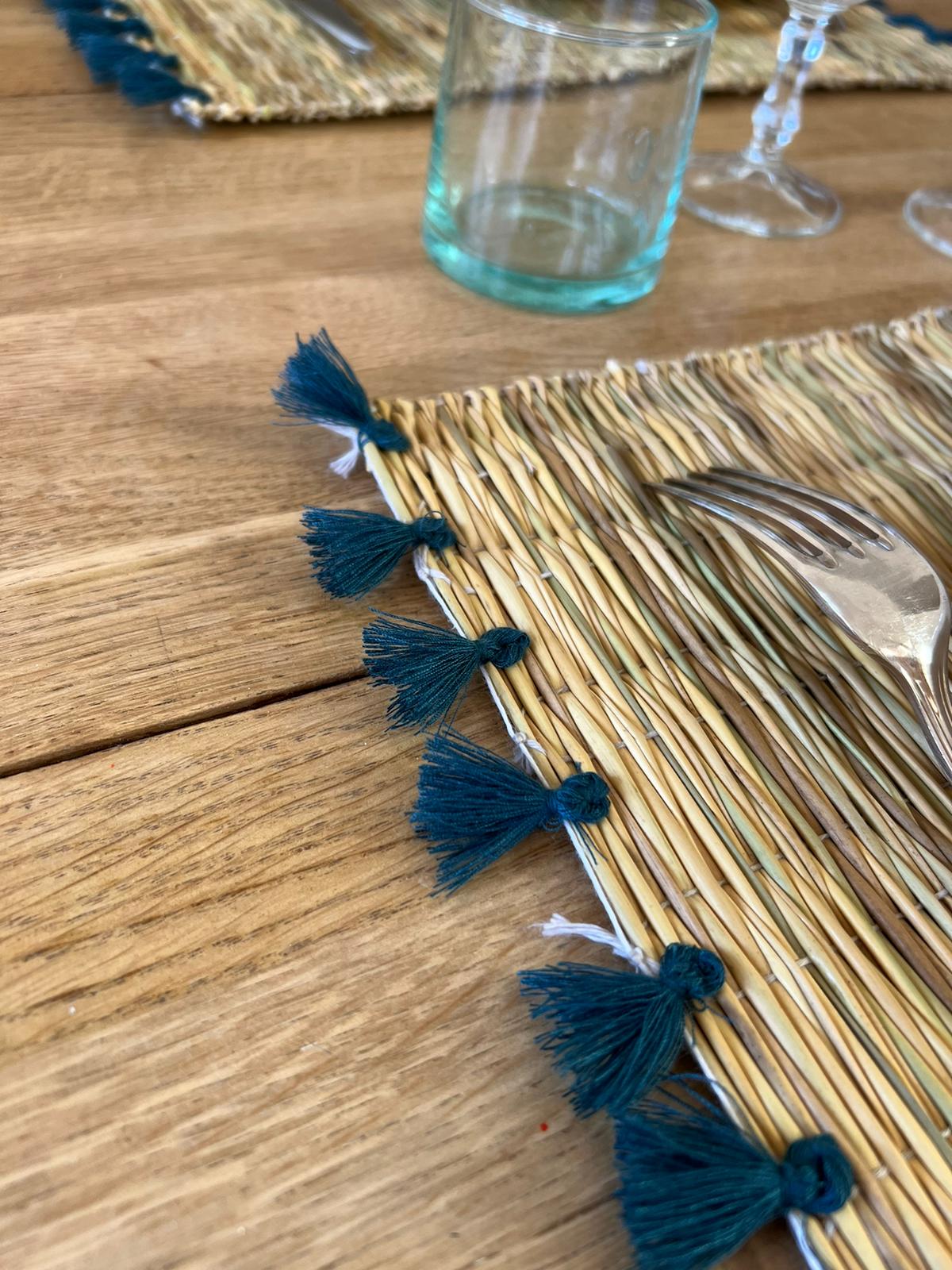 LES DEUX SETS DE TABLE
