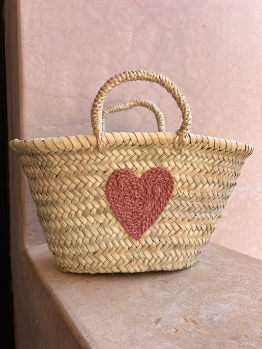 PETIT PANIER BRODE COEUR ROSE